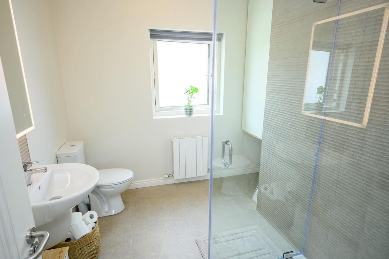 Killarney Old School Road Sleeps 6 Villa ภายนอก รูปภาพ