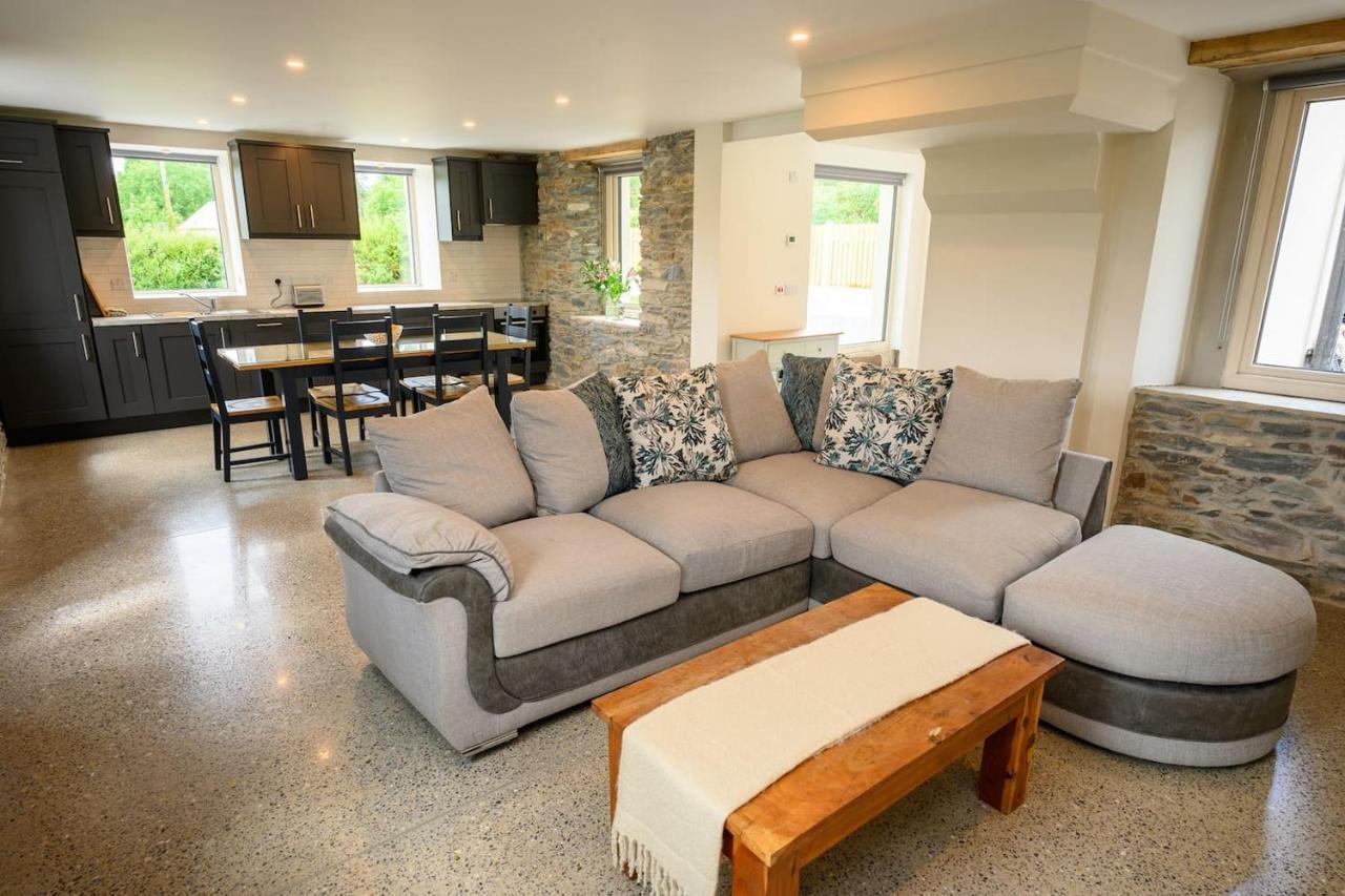 Killarney Old School Road Sleeps 6 Villa ภายนอก รูปภาพ