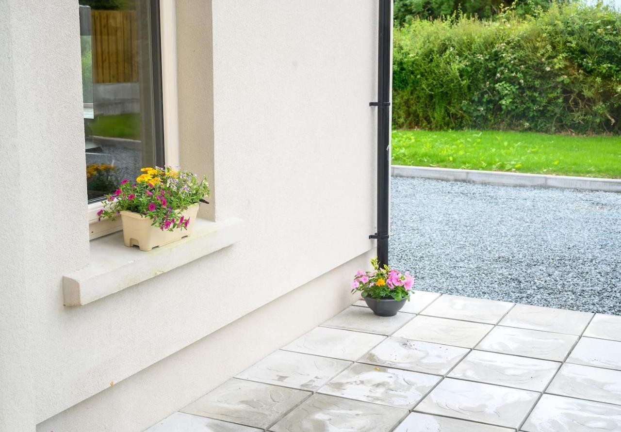 Killarney Old School Road Sleeps 6 Villa ภายนอก รูปภาพ