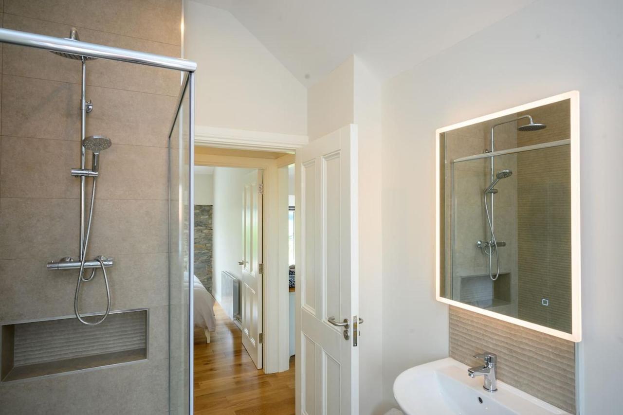 Killarney Old School Road Sleeps 6 Villa ภายนอก รูปภาพ